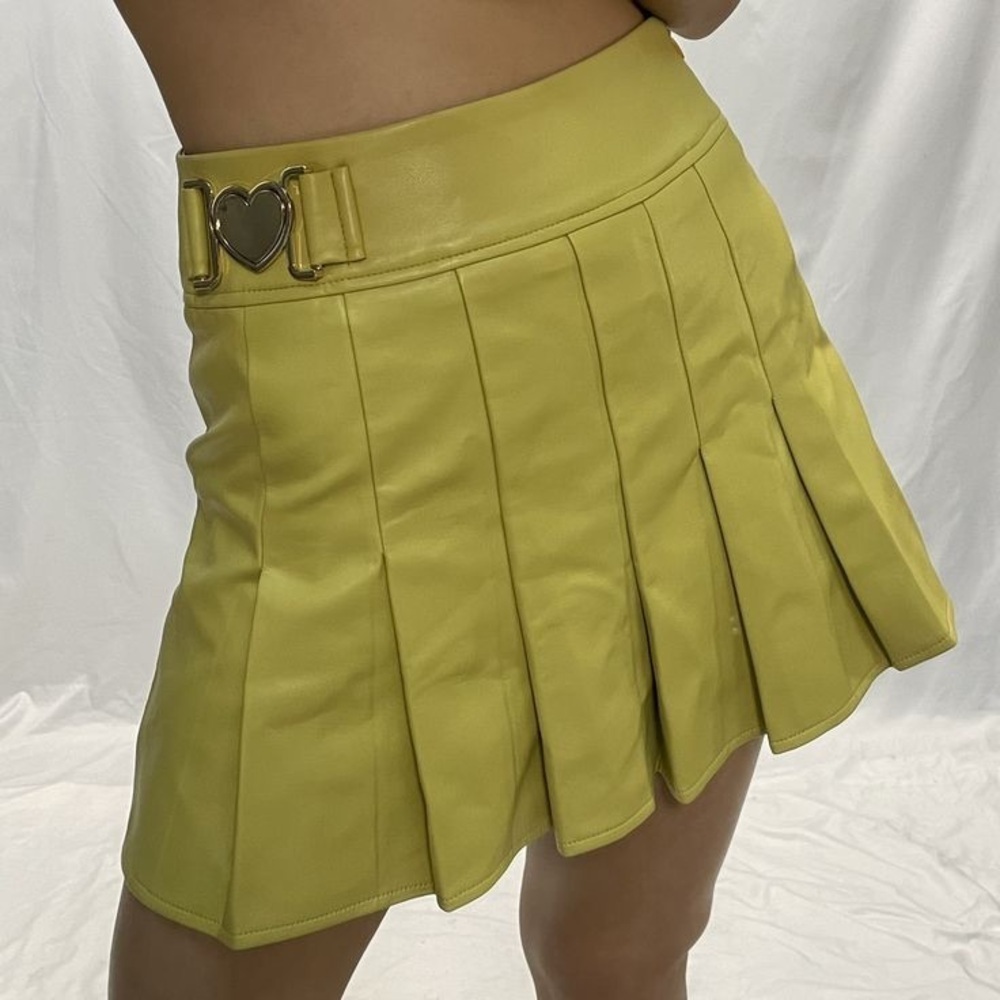 Jyosei High Rise Faux Leather Pleated Mini Skirt Heart Buckle Yellow | Small